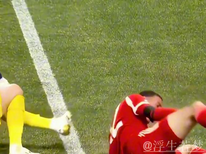 拜仁1.4亿巨星脚踝重伤90度变形!痛苦倒地掩面 队友不忍直视 拜仁1.4亿巨星脚踝重伤90度变形!痛苦倒地掩面 队友不忍直视