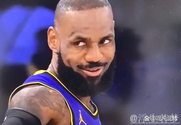 詹姆斯关键表现助湖人在主场战胜火箭